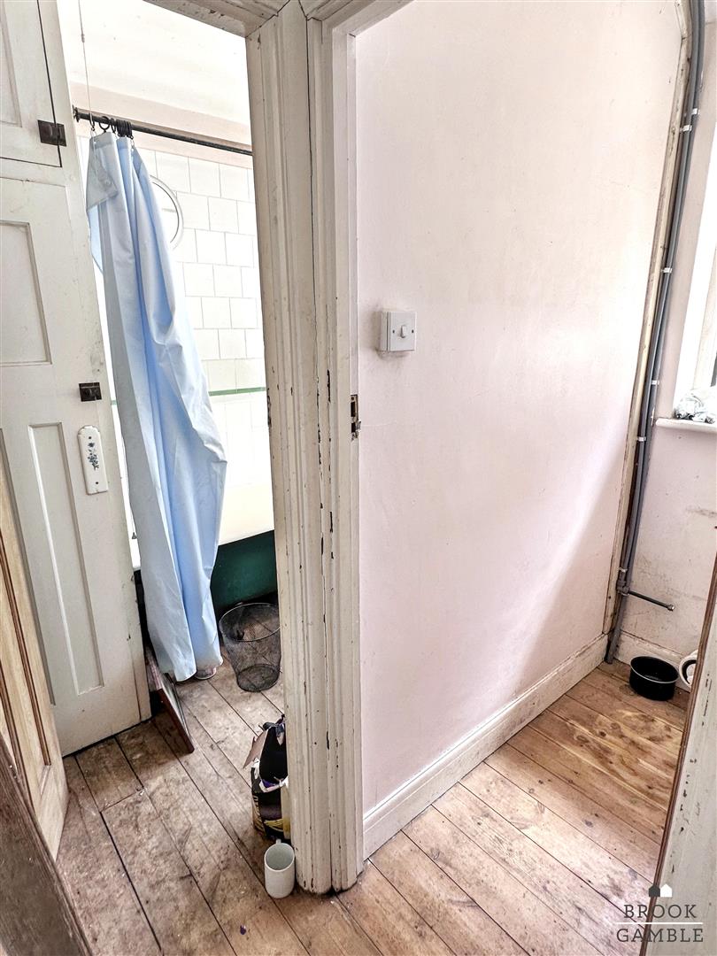 3 Bedroom House. Victoria Drive in Eastbourne,  16